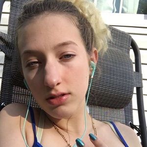 Meet your Posher, Holly